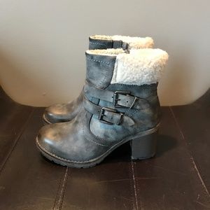 Wanderlust grey boots
